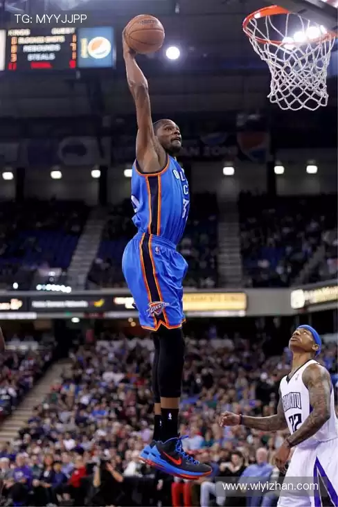 🎁球迷必备，周边狂欢！👕穿上热爱，让世界见证你的主队精神！